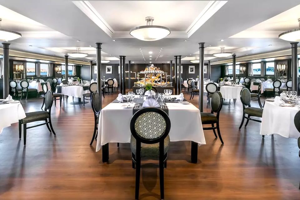 Restaurant - Movenpick River Nile Cruise 