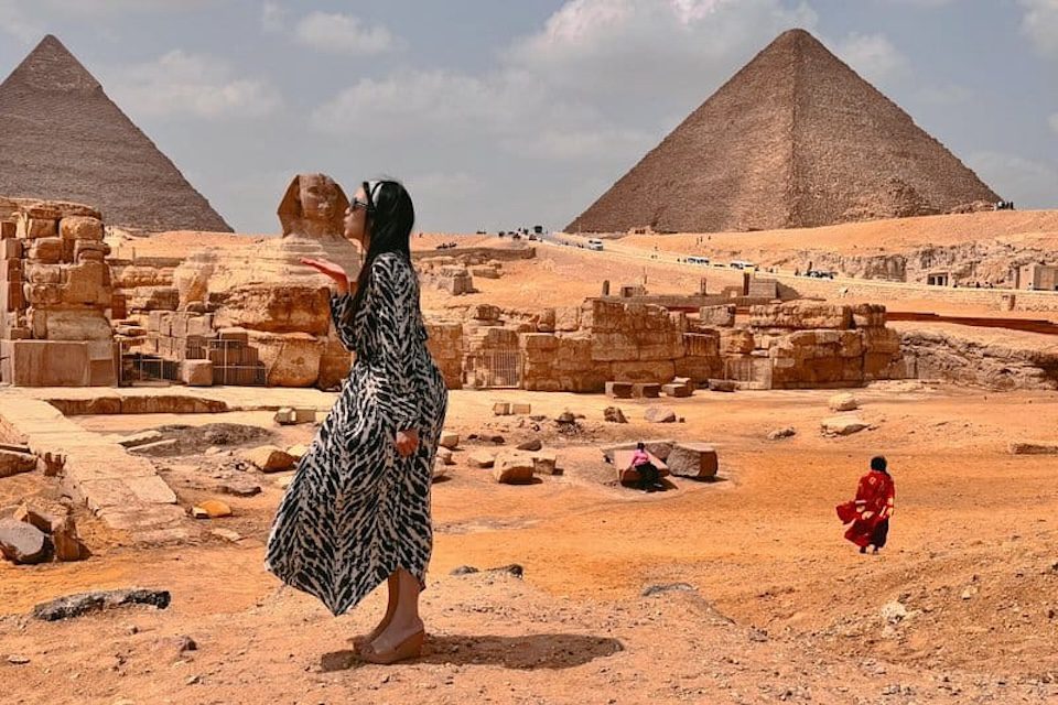 Giza Pyramids - Egypt