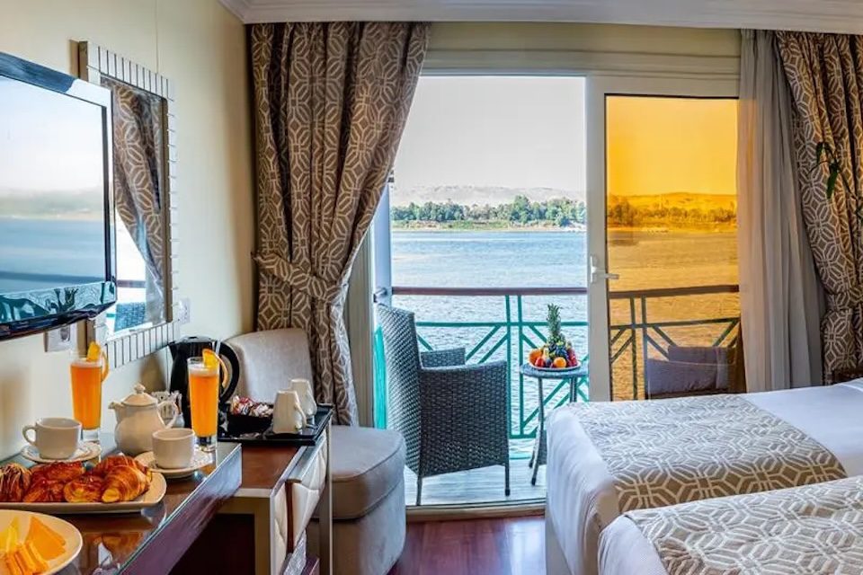 Cabin with Balcony - Sonesta Moon Goddess